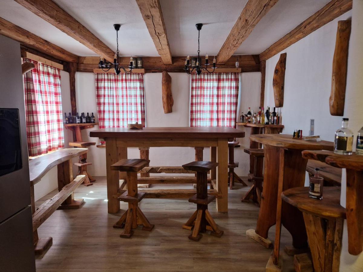Janischhof 48 *